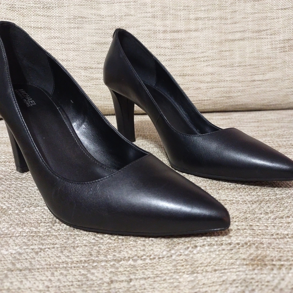 Michael Kors Black Leather Pointed Toes Pump High Heel 9M